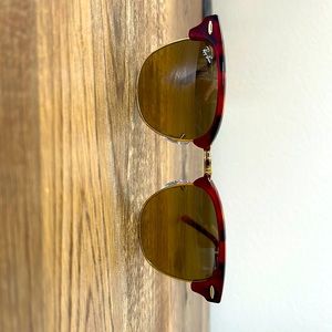 brand new raybans, just ordered the wrong style.